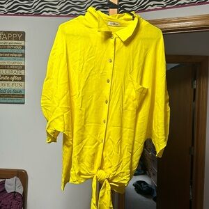 GeeGee top size 1xl, never worn but no tags